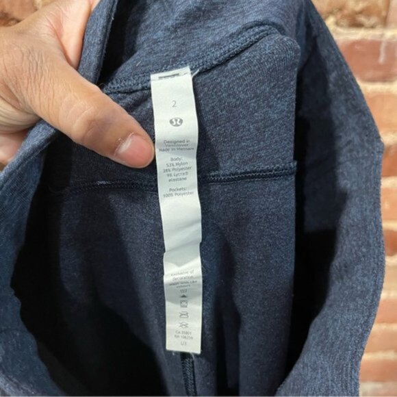 Lululemon Ready to Rulu Jogger Crop Heathered True Navy / Black W6BJ1S Size 2 - Picture 2 of 6